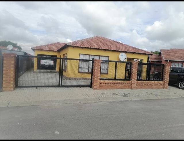 3 BEDROOM HOUSE FOR SALE IN MERITENG